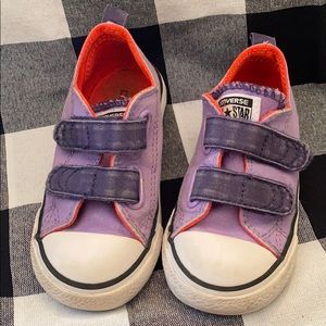 Purple converse, Velcro closure